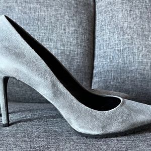 Nine West ISSAX treaded 4" grey suede heels size 12